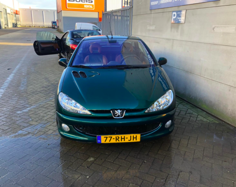 Peugeot 206 cc Roland Garros uit 2005