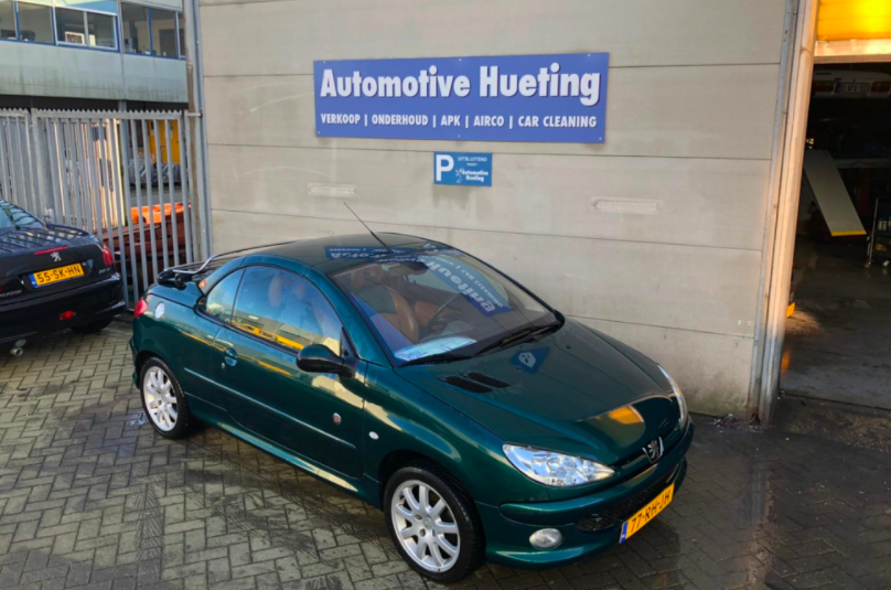 Peugeot 206 cc Roland Garros uit 2005
