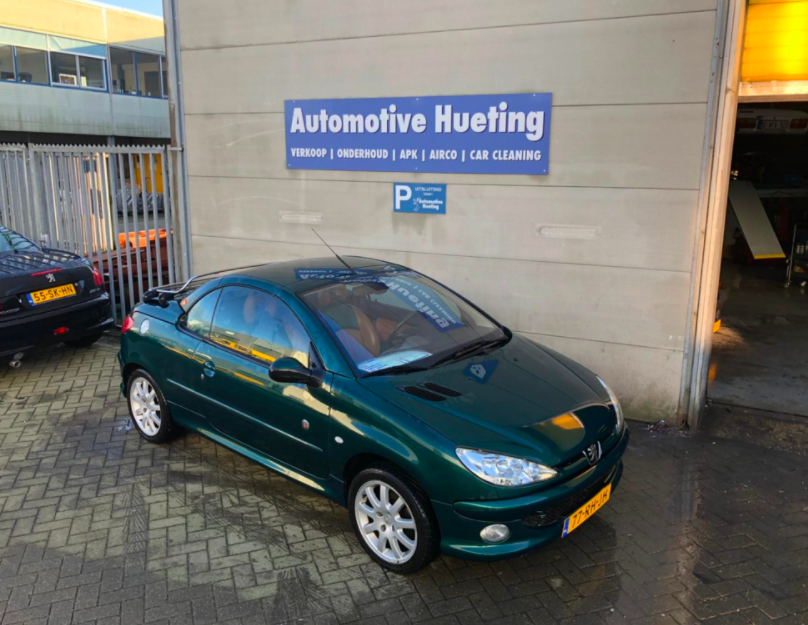 Peugeot 206 cc Roland Garros uit 2005