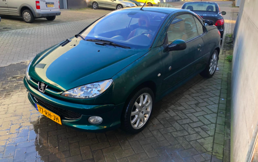 Peugeot 206 cc Roland Garros uit 2005