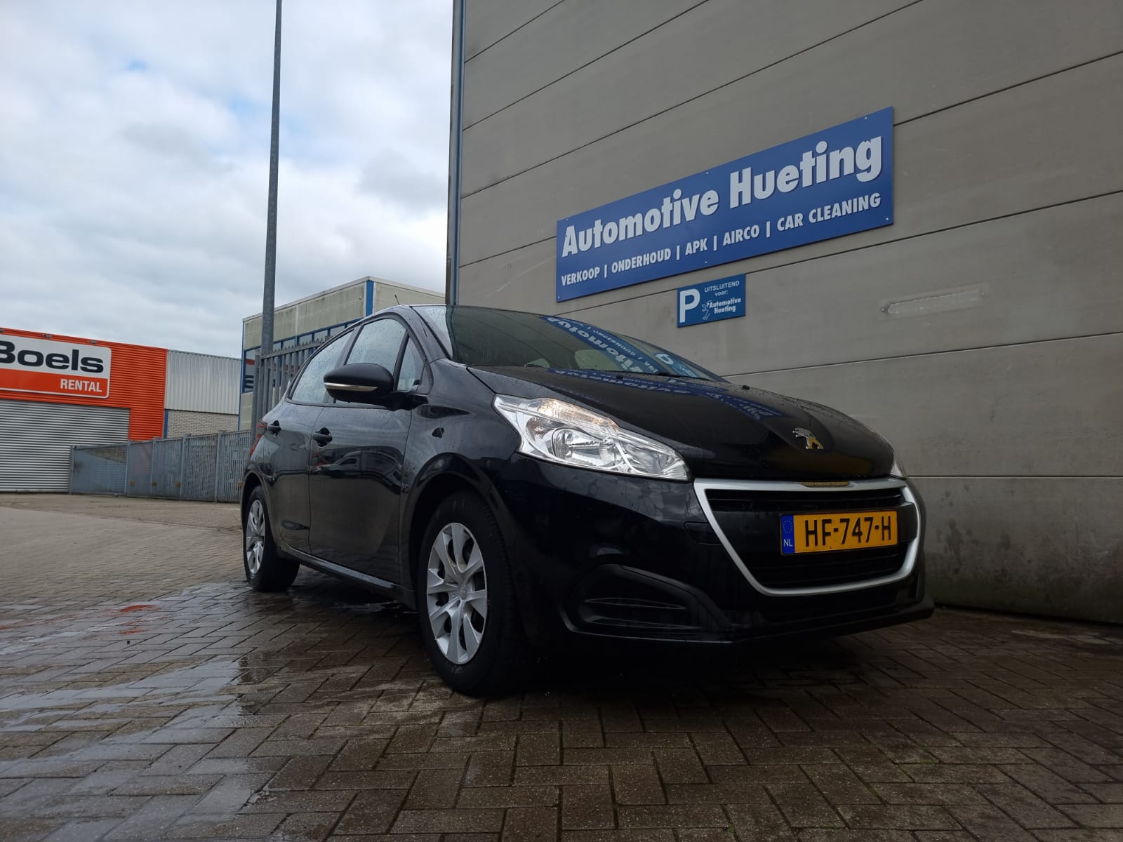 Peugeot 208