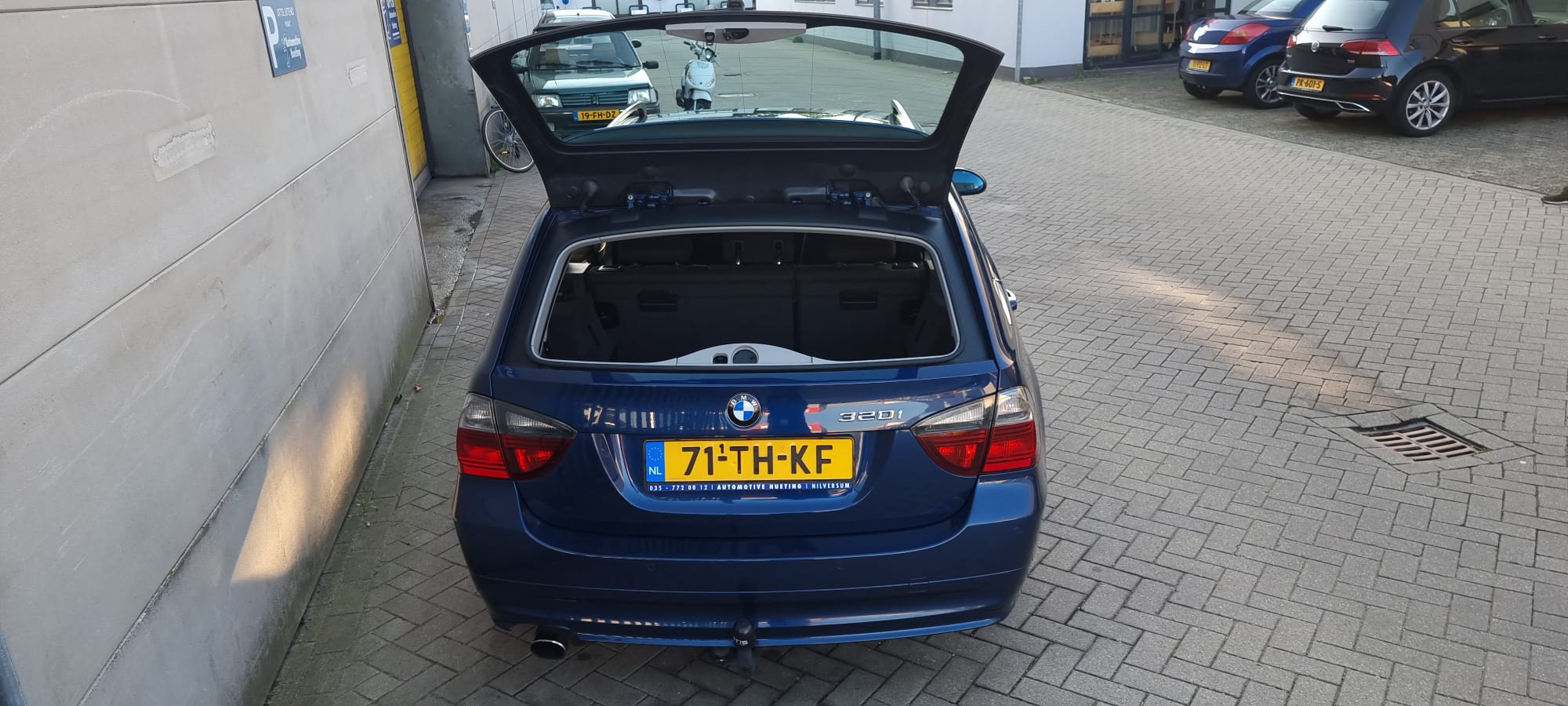 BMW 320i