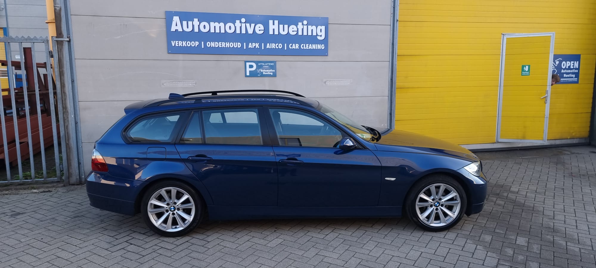 BMW 320i