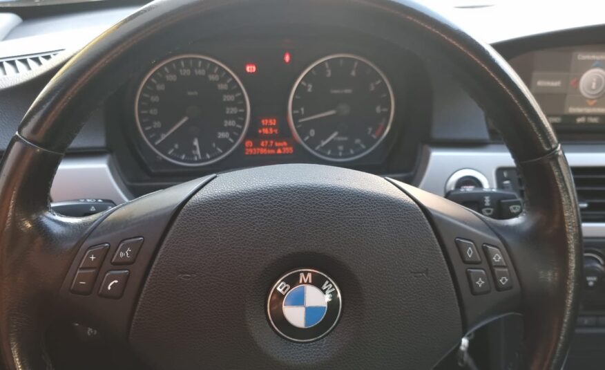 BMW 320i