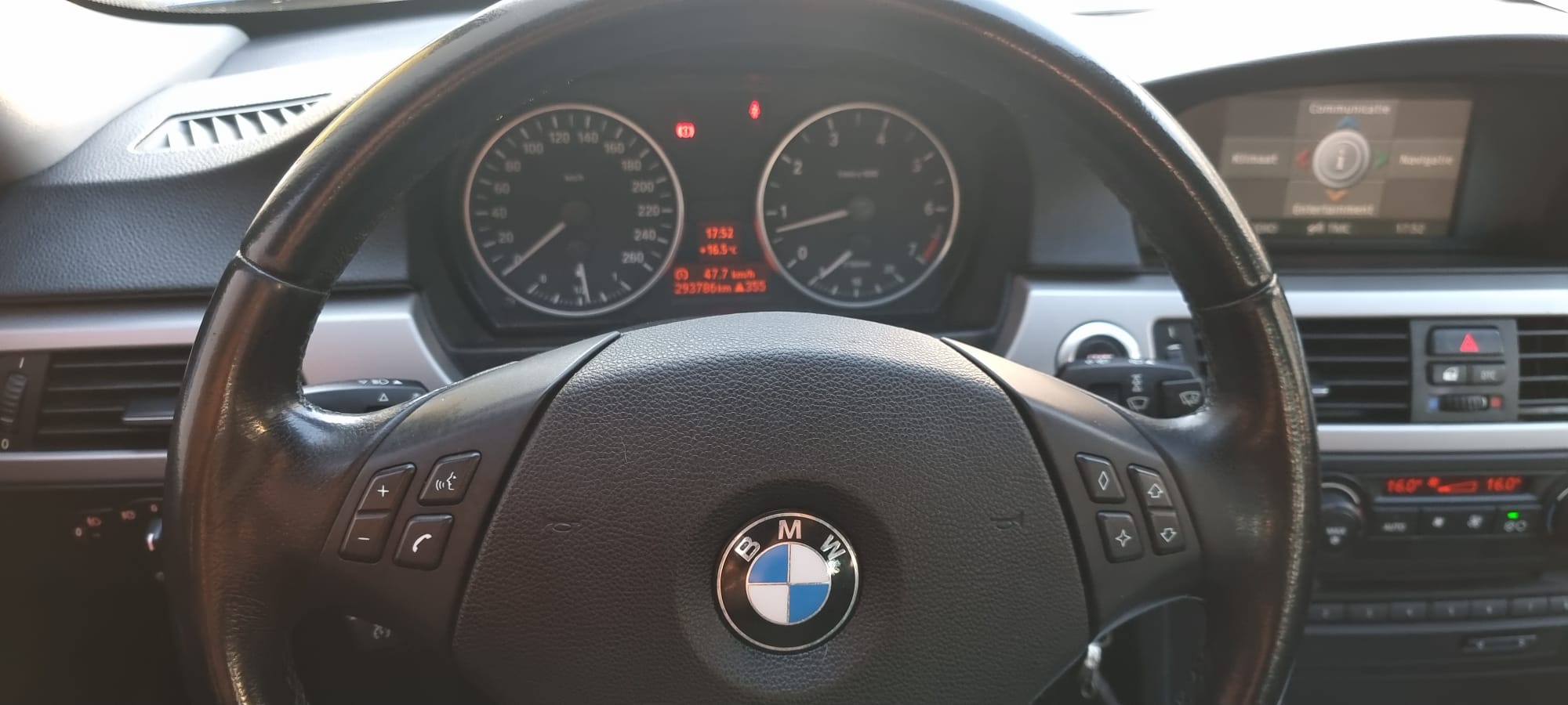 BMW 320i