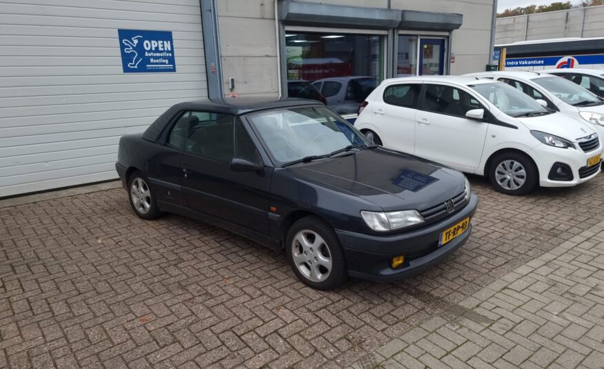 Peugeot 306 cabrio uit 1995