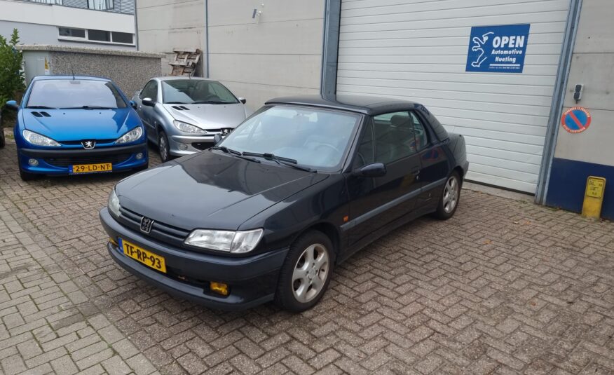 Peugeot 306 cabrio uit 1995