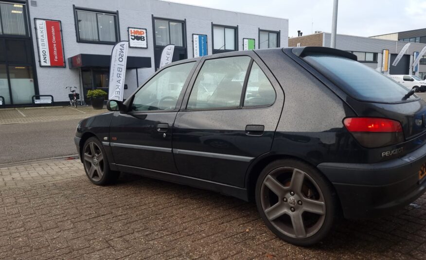 Peugeot 306xsi uit 1998