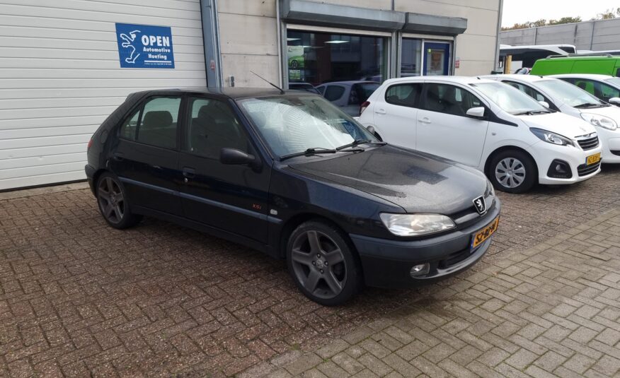 Peugeot 306xsi uit 1998