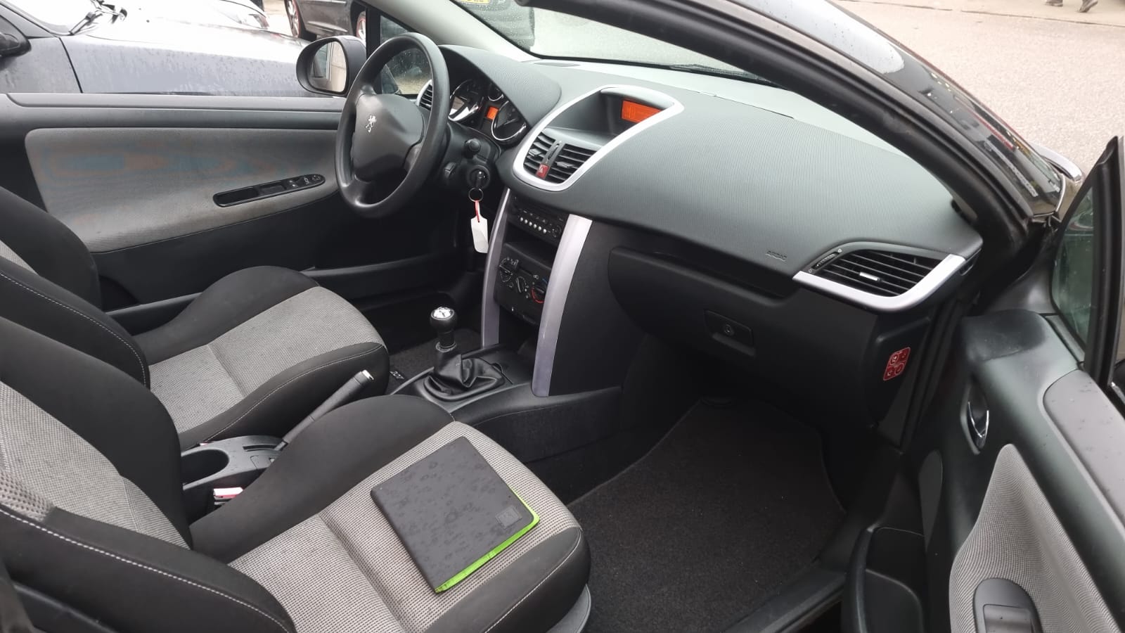 Peugeot 207cc uit 2008