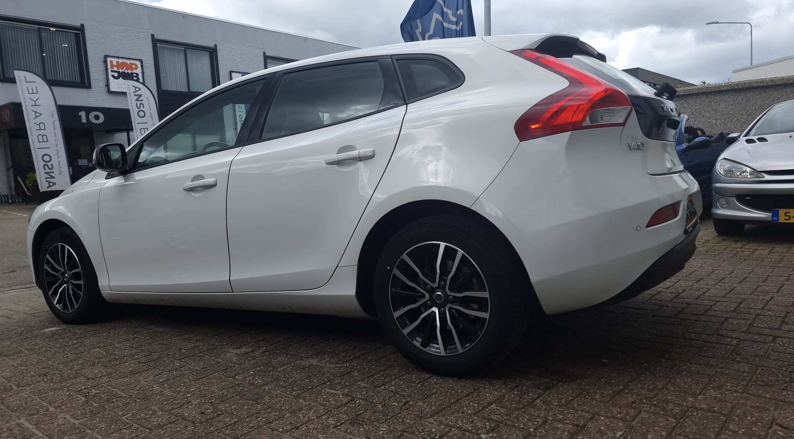 Volvo V40
