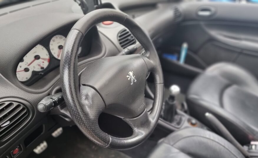 Peugeot 206 CC uit 2003