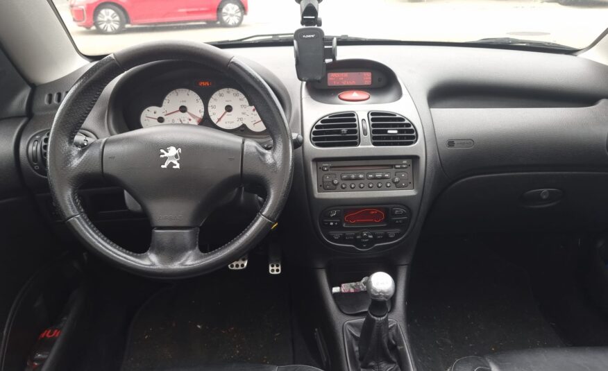 Peugeot 206 CC uit 2003