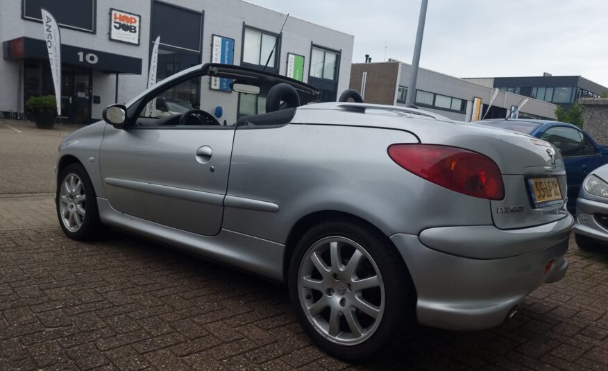 Peugeot 206 CC uit 2003