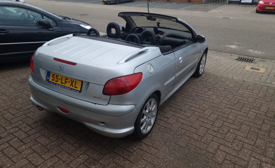 Peugeot 206 CC uit 2003
