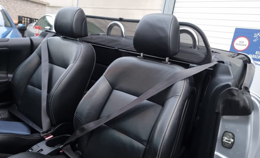 Peugeot 207 cc uit 2007
