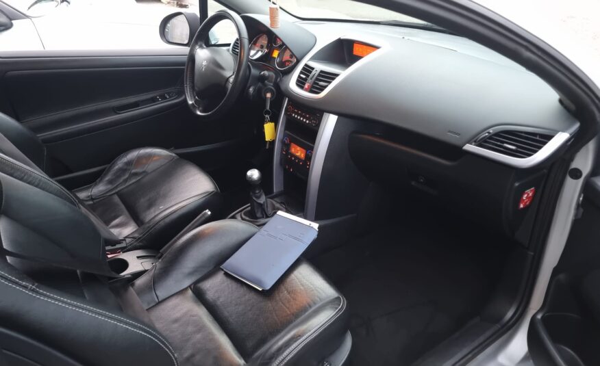 Peugeot 207 cc uit 2007
