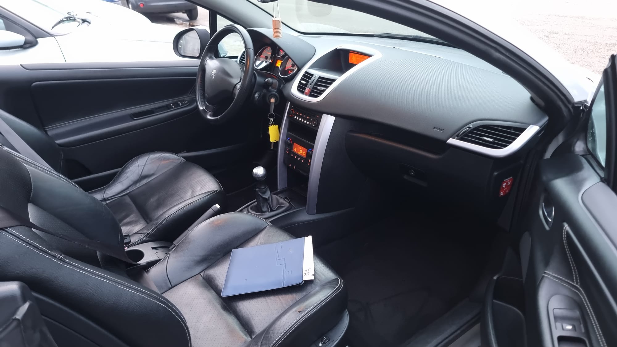 Peugeot 207 cc uit 2007