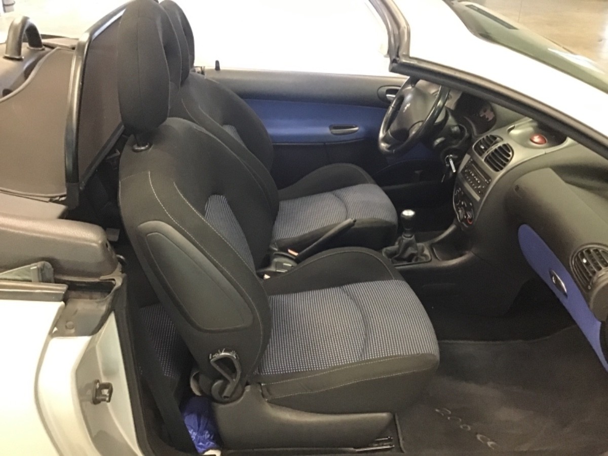 Peugeot 206 CC uit 2004