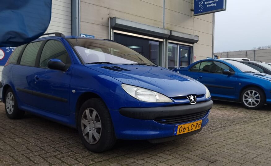 Peugeot 206sw uit 2002