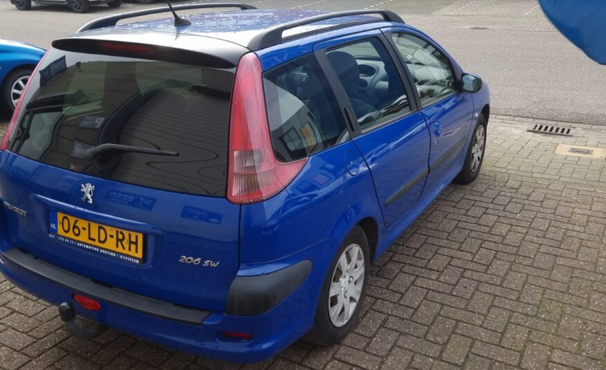 Peugeot 206sw uit 2002