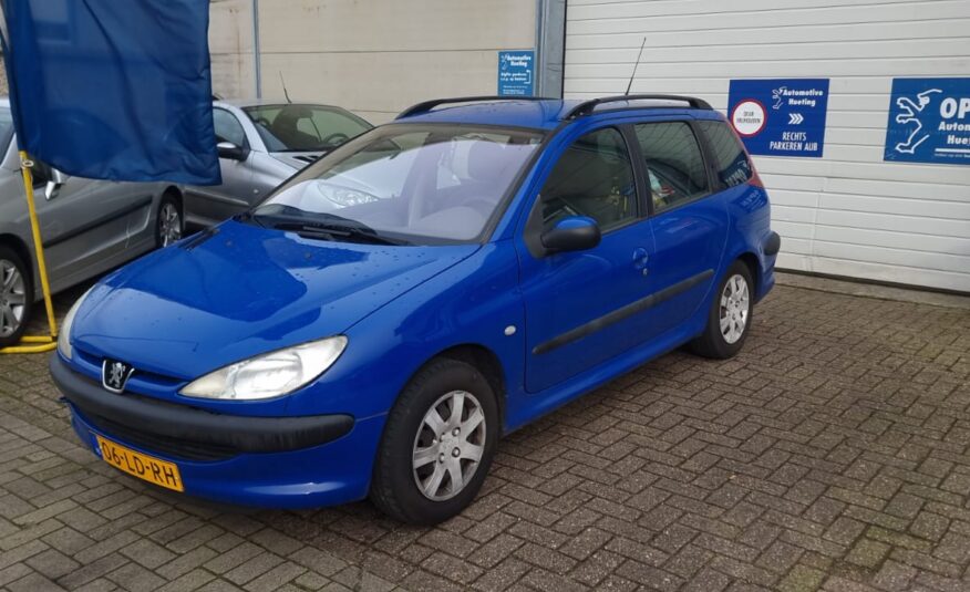 Peugeot 206sw uit 2002