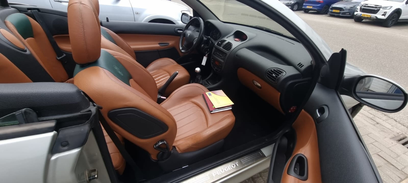 Peugeot 206 CC Roland Garros uit 2005