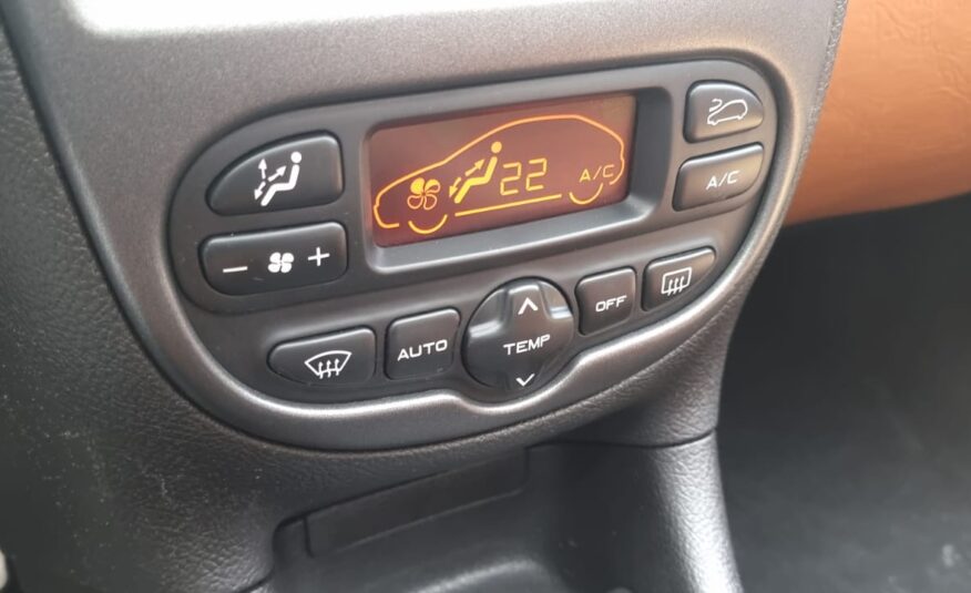 Peugeot 206 CC Roland Garros uit 2005