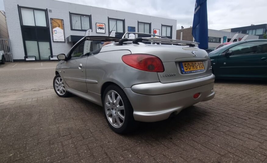 Peugeot 206 CC Roland Garros uit 2005