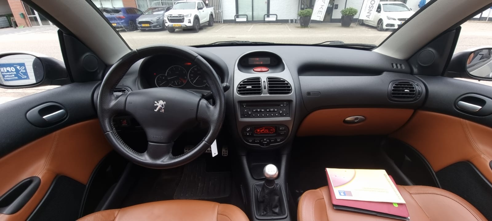 Peugeot 206 CC Roland Garros uit 2005