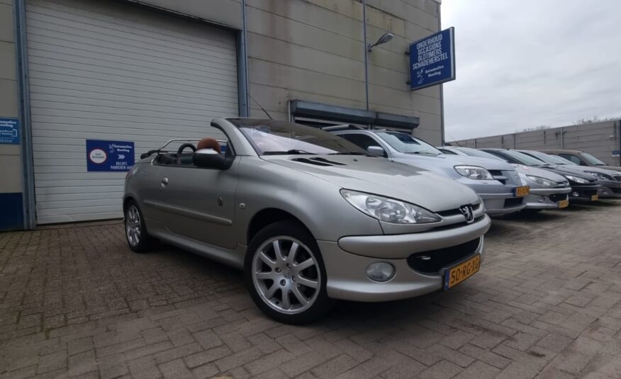 Peugeot 206 CC Roland Garros uit 2005