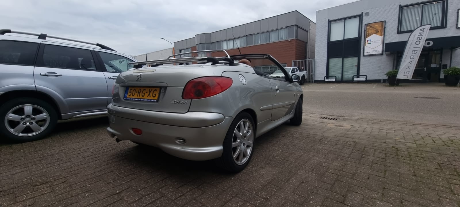 Peugeot 206 CC Roland Garros uit 2005