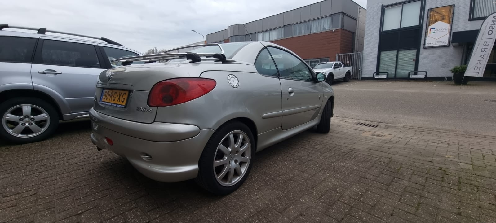 Peugeot 206 CC Roland Garros uit 2005