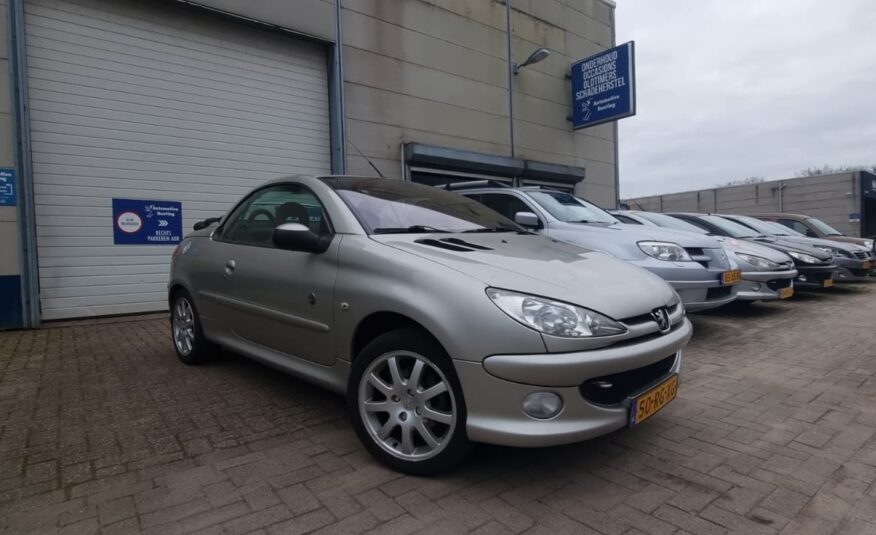 Peugeot 206 CC Roland Garros uit 2005