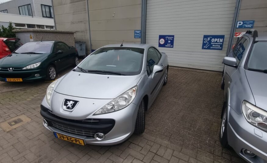 Peugeot 207 CC uit 2007