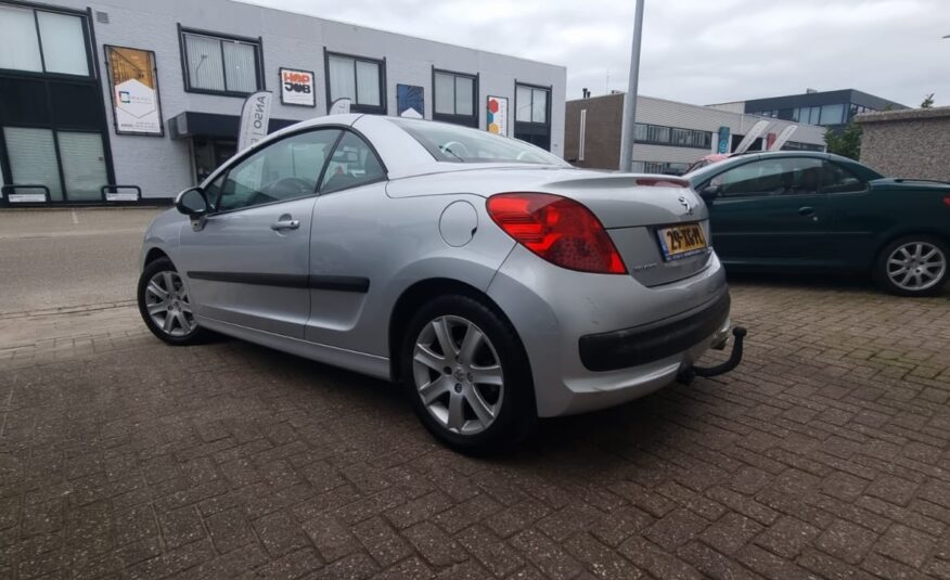 Peugeot 207 CC uit 2007