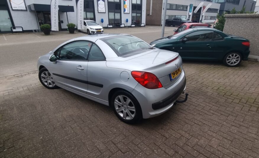 Peugeot 207 CC uit 2007