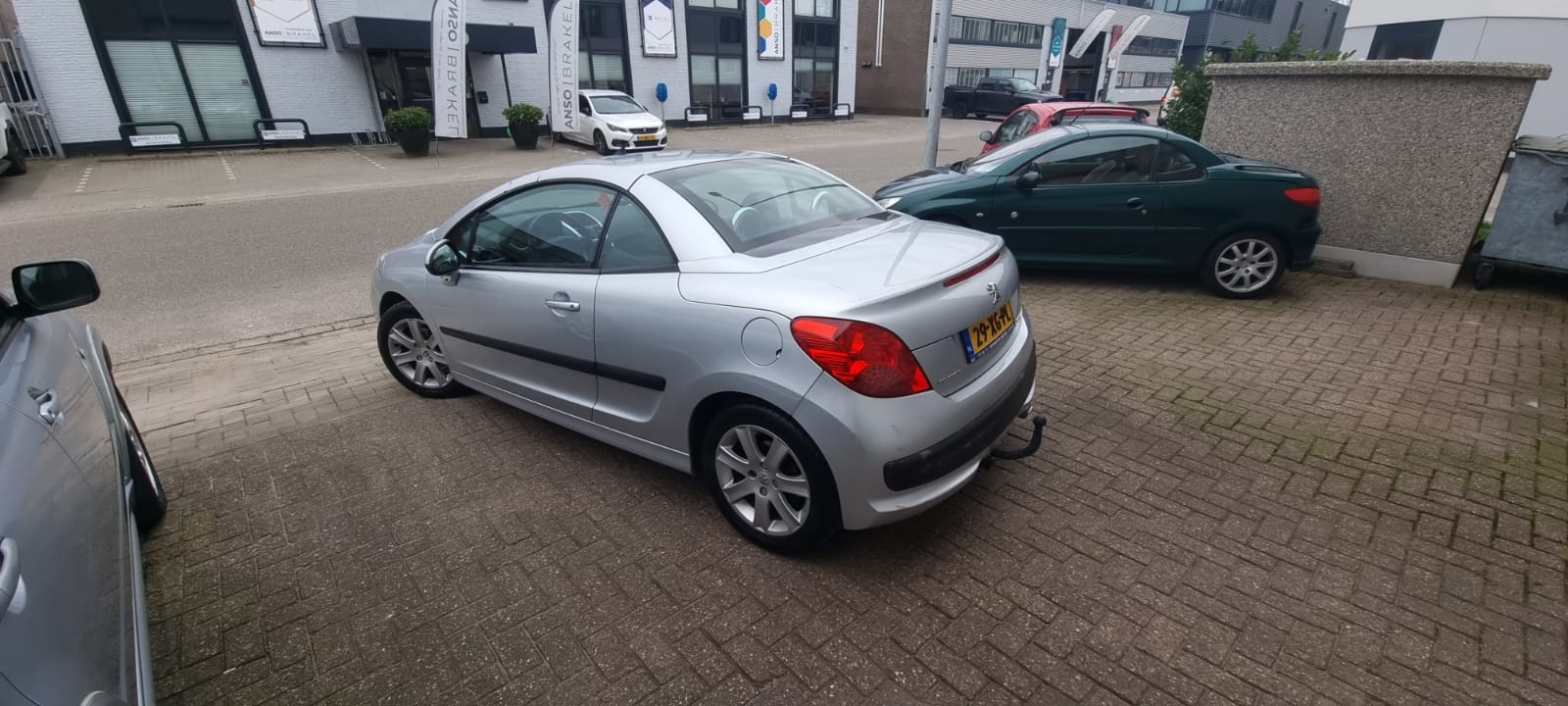 Peugeot 207 CC uit 2007