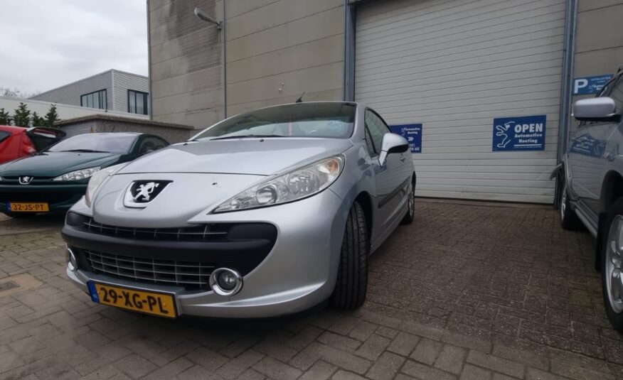 Peugeot 207 CC uit 2007