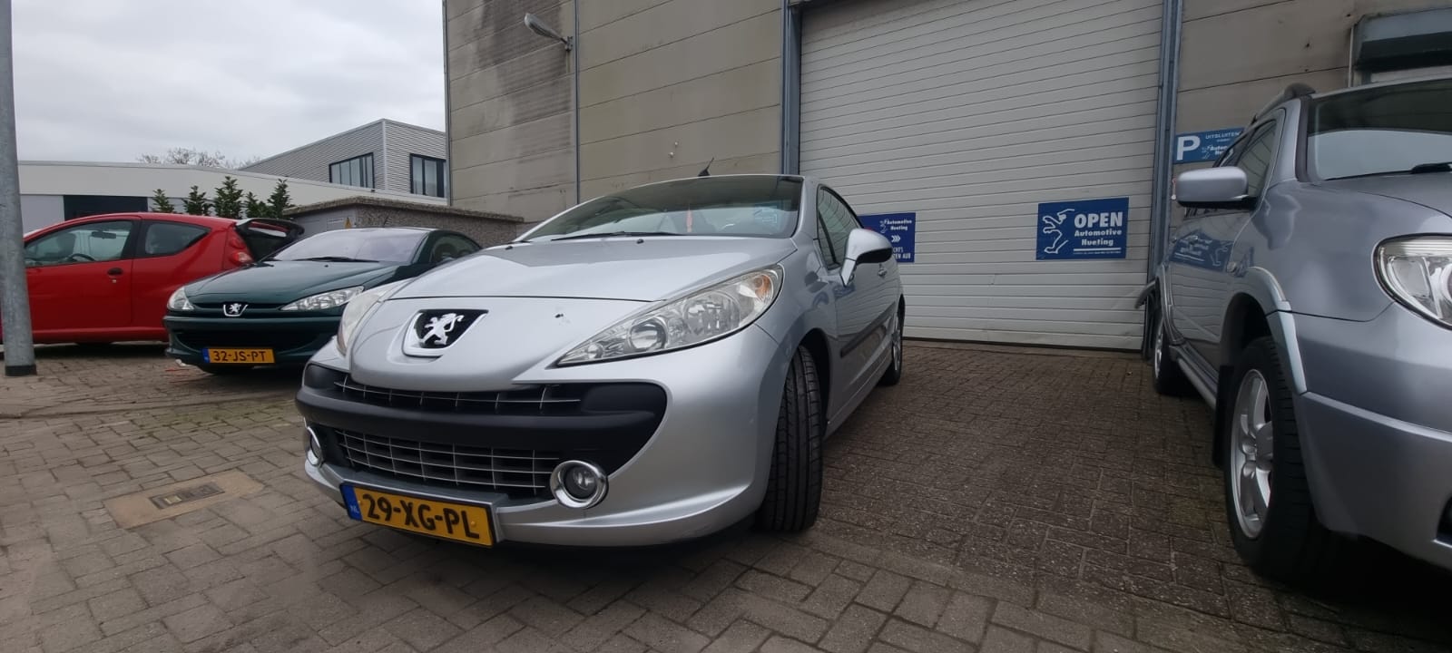Peugeot 207 CC uit 2007