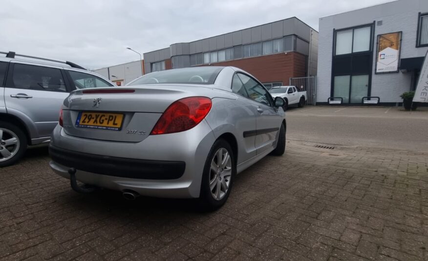 Peugeot 207 CC uit 2007