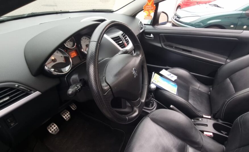 Peugeot 207 CC uit 2007