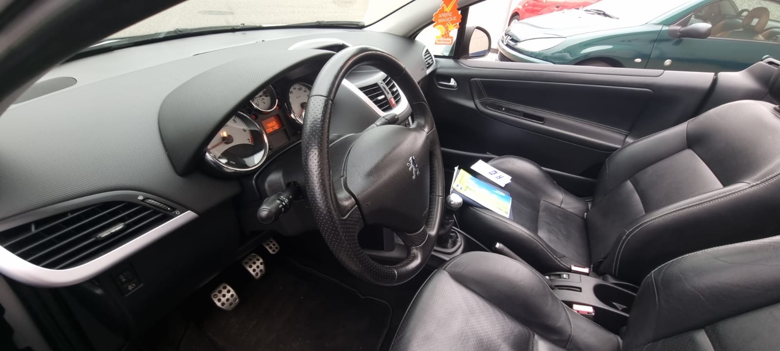 Peugeot 207 CC uit 2007