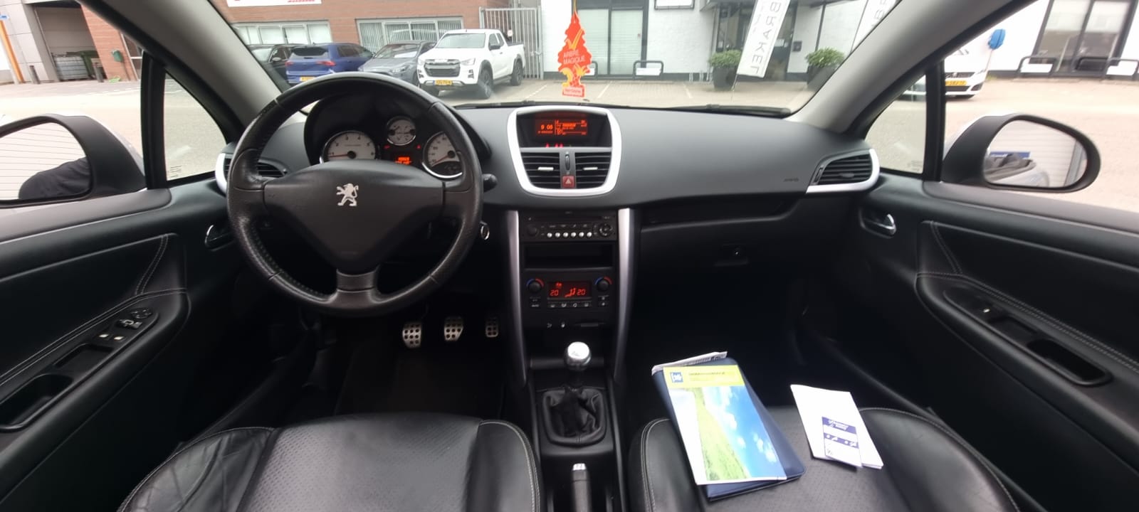 Peugeot 207 CC uit 2007