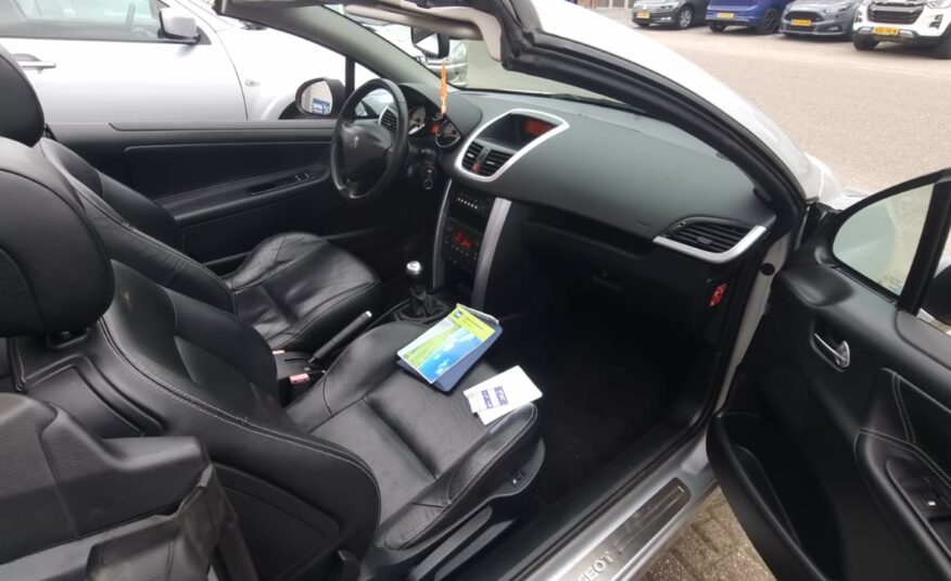 Peugeot 207 CC uit 2007