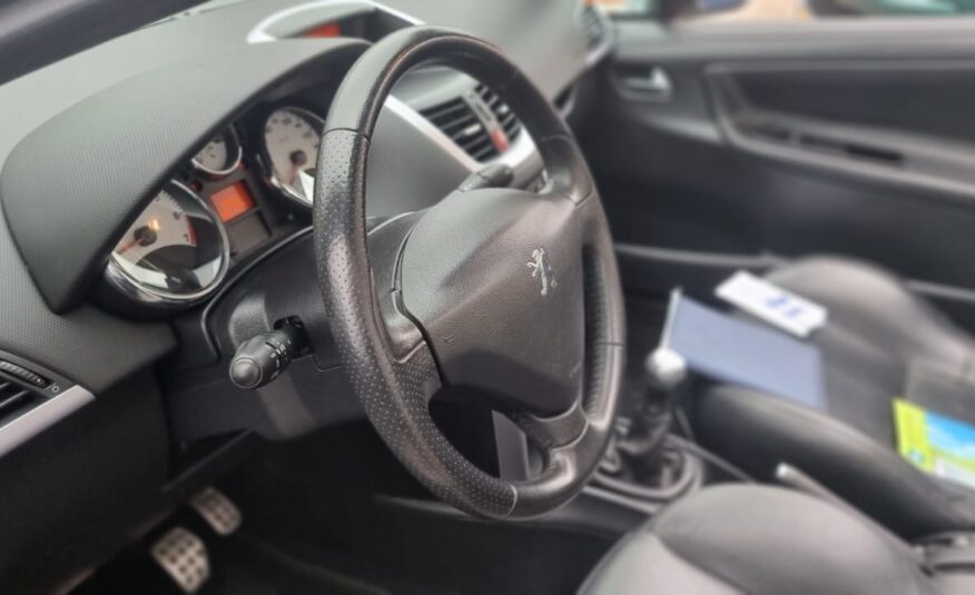Peugeot 207 CC uit 2007