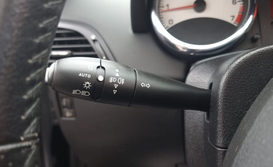 Peugeot 207 CC uit 2007