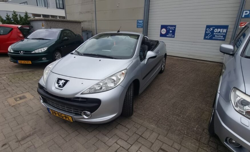 Peugeot 207 CC uit 2007