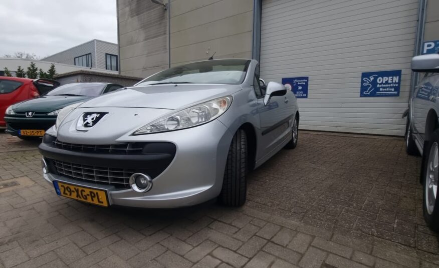 Peugeot 207 CC uit 2007