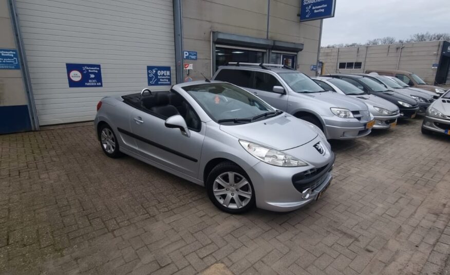 Peugeot 207 CC uit 2007